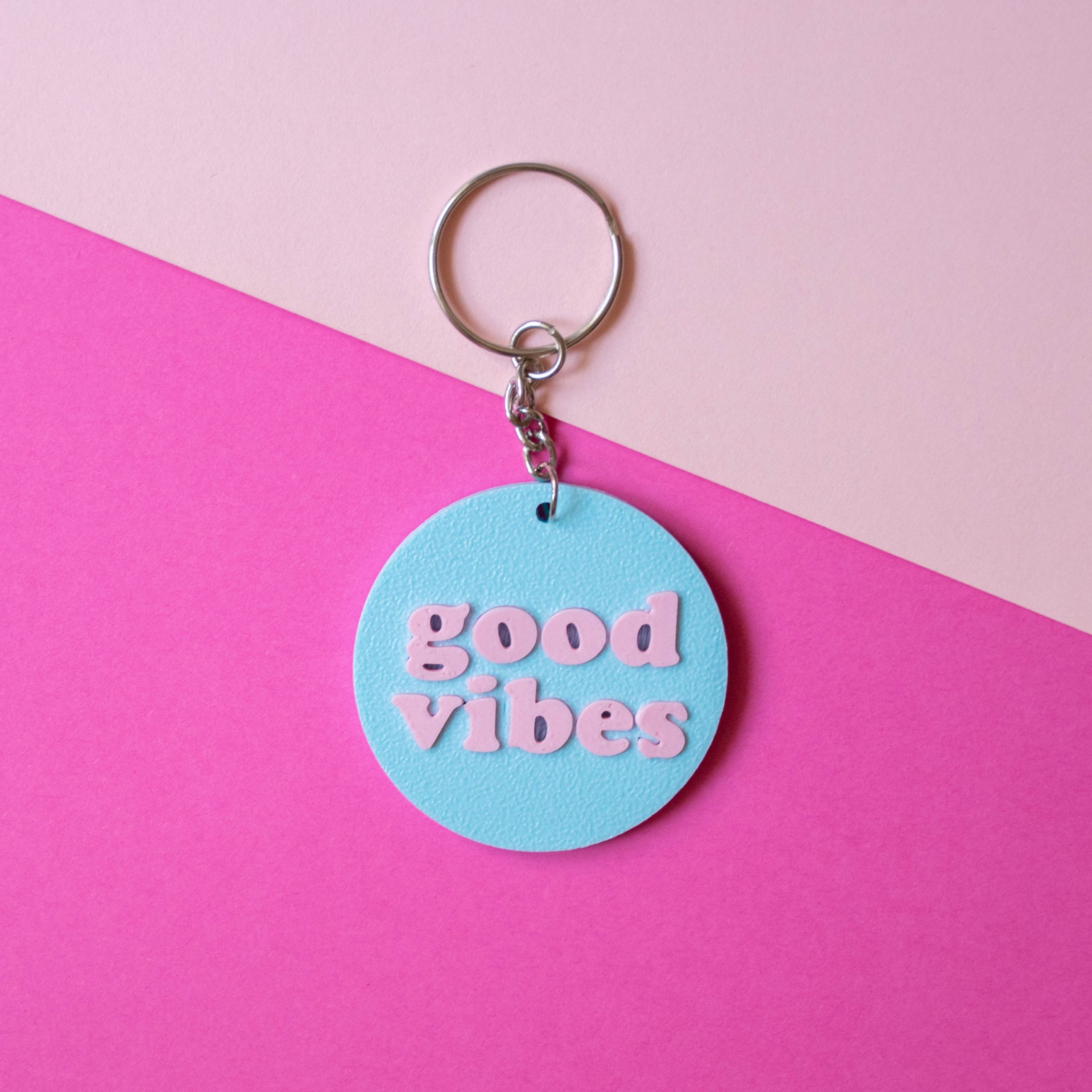 Obesek za ključe "Good Vibes"